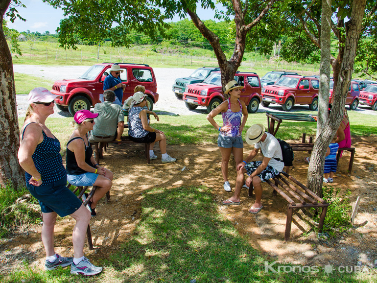 National Zoo, Havana City - Jeep Seafari "Nature Tour to the National Zoo and Equestrian Center"