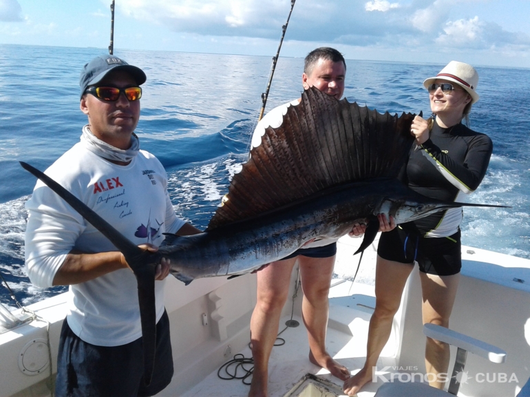 Deep sea fishing tour at Cayo Coco and Cayo Guillermo - Excursión “Pesca de Altura en Jardines del Rey”