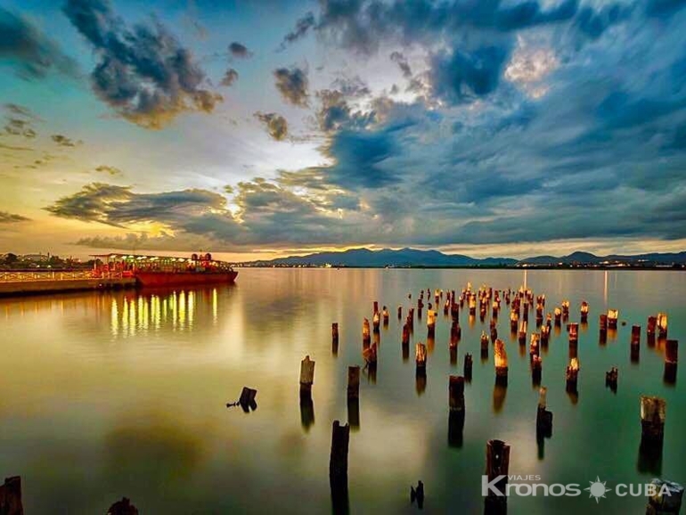 Santiago de Cuba´s Sunset by Boat - Tour "Puesta de sol en barco por Santiago de Cuba"