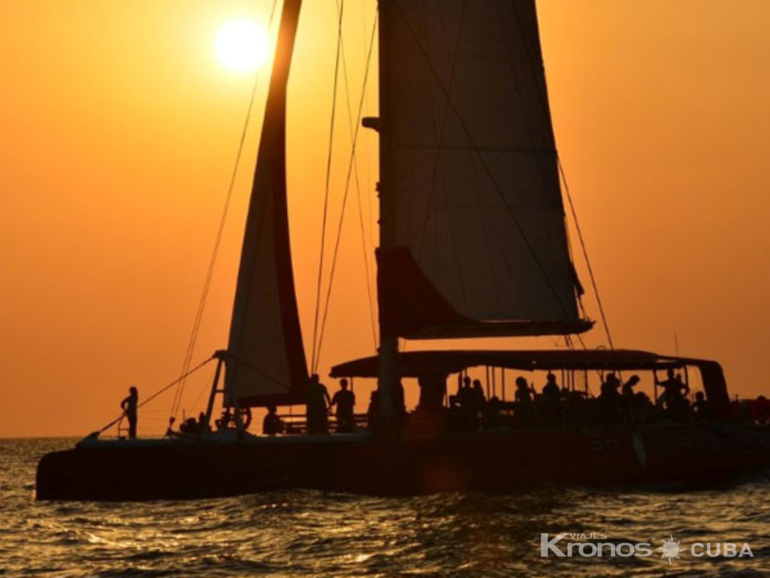 Sunset in Cayo Santa María, panoramic  view - Prow to the Sunset Tour