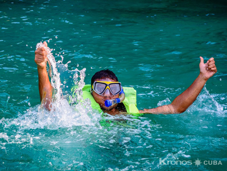 Snorkeling in the coral reff in Santa Lucia - Excursión “Coral Tour”