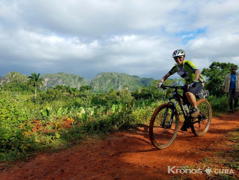 Cycling in Viñales - Excursión" Cicloturismo en Viñales"