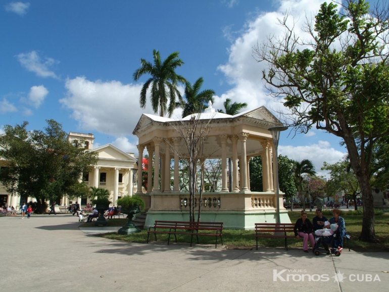 Leoncio Vidal central park panoramic view, Santa Clara city - Excursión “Santa Clara - Remedios”