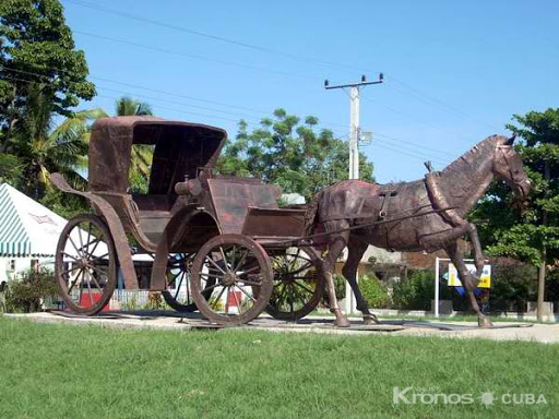  - Bayamo by colonial horse carriage