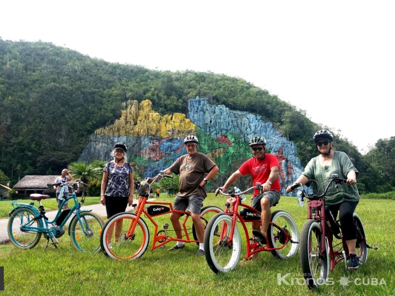 Viñales Valley, "One Day in Viñales" Bike Tour - Tour en Bicicleta "Un día en Viñales"