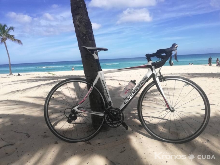 Cycling tour “Havana, Port and East Beaches” - Excursión de Ciclismo “HABANA, SOL Y MAR: PLAYAS DEL ESTE”