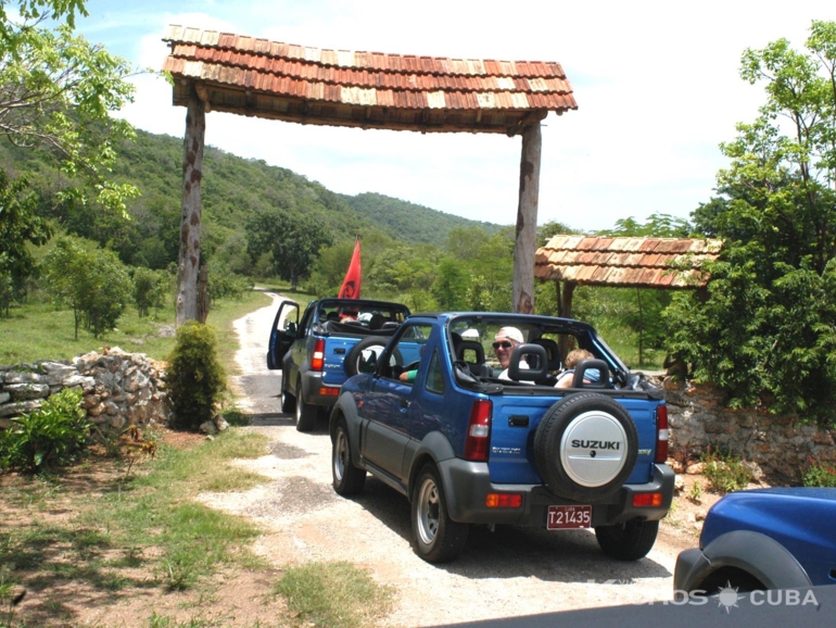 Safari del Rey jeep tour, Jardines del Rey - “Jeep Safari del Rey” Tour