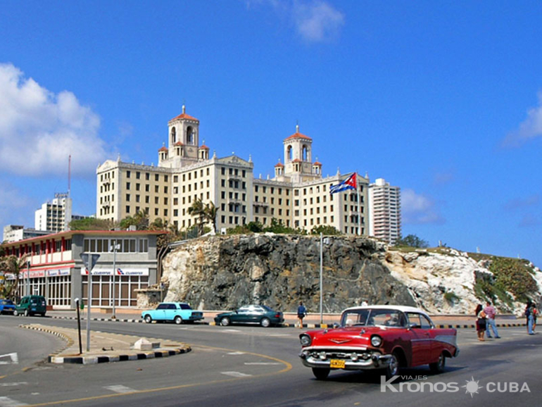 Panoramic view of the Hotel Nacional - Excursión "La Habana, ecos de los años 50"