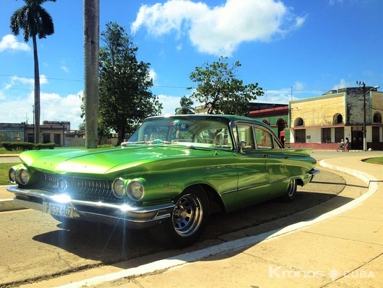 “Ride to Varadero in Old Fashion American Classic Cars” Tour- - Excursión “Paseo a Varadero en Carros Clásicos Americanos”