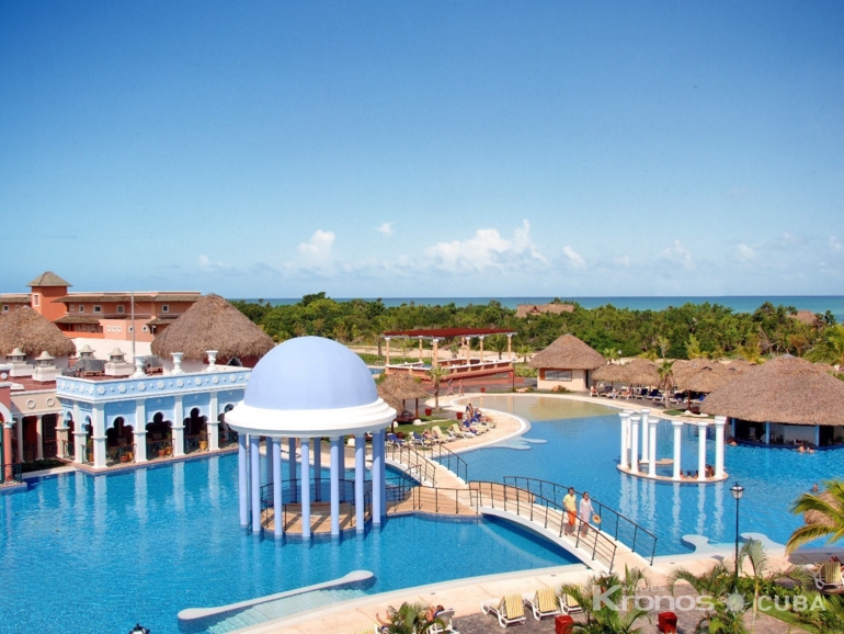 Panoramic pool view - Hotel Iberostar Selección Varadero