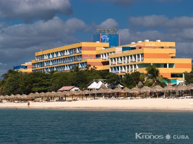 Panoramic hotel & beach view - Club Amigo Ancón Hotel