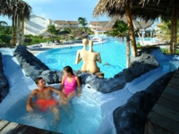 Panoramic jacuzzi & pool view