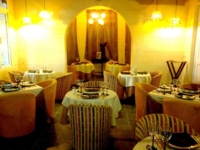 A la carte international restaurant