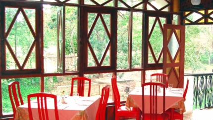 A la carte international restaurant