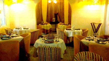 A la carte international restaurant