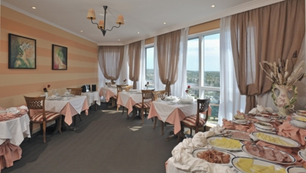 VIP lounge bar (Panoramic view) Sierra Cristal (The Level)