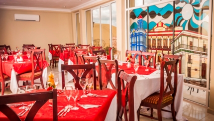 A la carte international restaurant