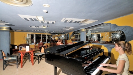 Piano Bar El Delirio
