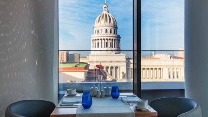 El Capitolio restaurant view