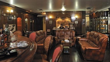 Cigar bar store Casa del Habano Robaina