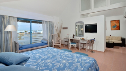 DELUXE LAGOON Suite Room