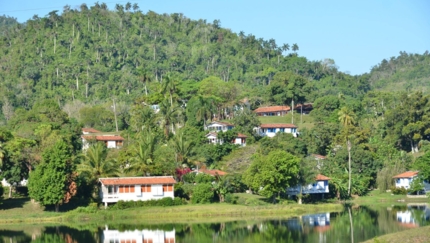 Las Terrazas,  CUBANIA CLASSIC CYCLE, Group Tour