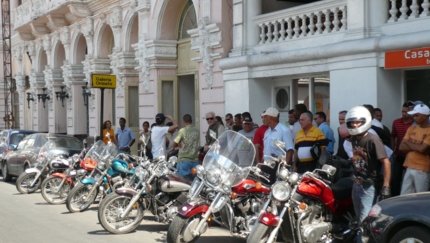 MOTORCYCLE TOUR FROM HAVANA TO SANTIAGO DE CUBA.