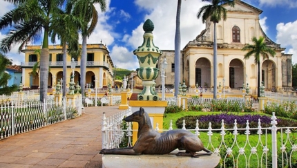 Major Square panoramic view, CUBAN CHARM Group Tour