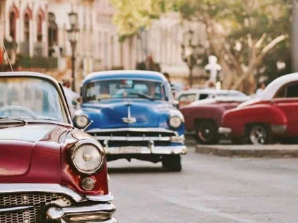 “Ride to Havana in Old Fashion American Classic Cars” Tour