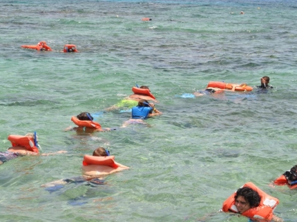 "Snorkeling from Marea del Portillo" Tour