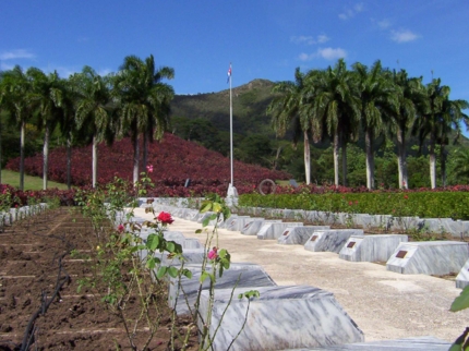 Mausoleo a los Héroes y Mártires del II Frente Oriental “Frank País”, Santiago de Cuba.