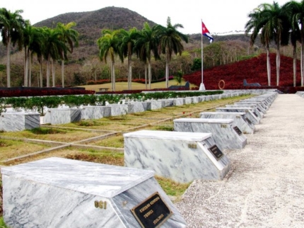 Mausoleo a los Héroes y Mártires del II Frente Oriental “Frank País”, Santiago de Cuba.