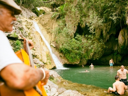 “Horseback Riding to Waterfall El Pilón” Tour