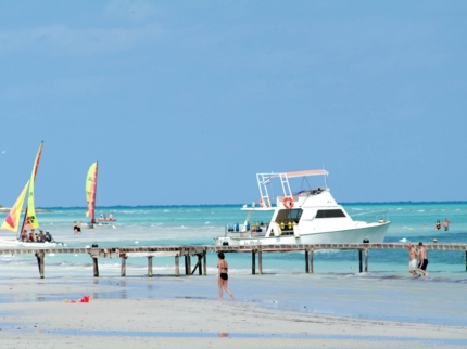 Diving boat at Jardines del Rey