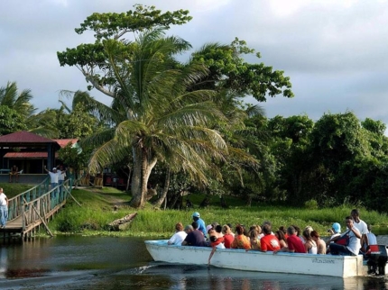 Laguna La Redonda, Ciego de Ávila, Cuba.