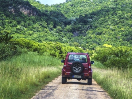 Jeep safari adventour, Bariay monument park, Holguín