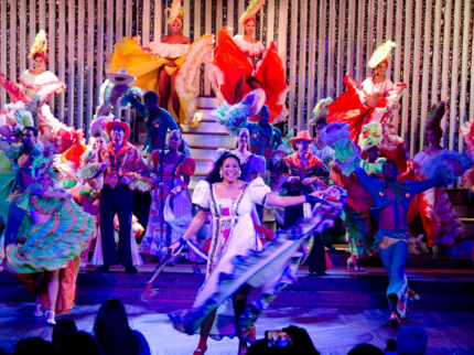 "Cubano, Cubano" Parisien Cabaret Grand Show in American Classic Cars Tour