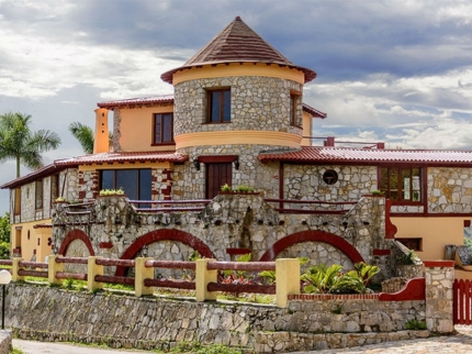 Castle of the clouds,  "Nature and history" Soroa Trail