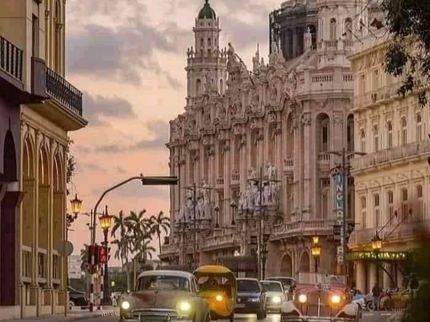 "City Tour in Old Cars"