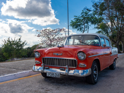 Santa Clara Private Tour in American Classic Cars