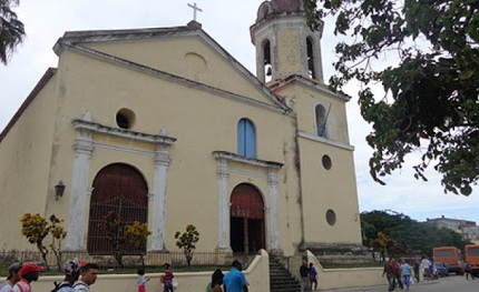 Cycling tour “Havana, Afro-Cuban Route, Villa Guanabacoa”