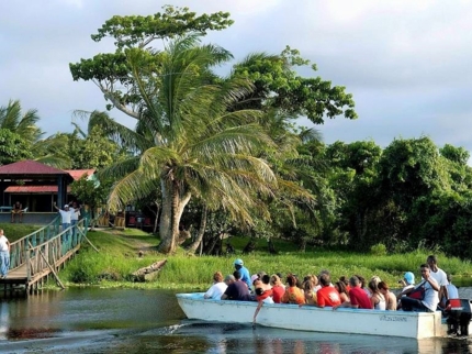 La Redonda lagoon boat ride