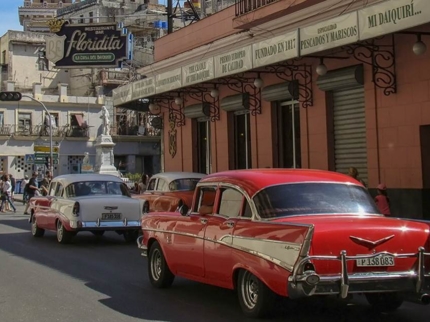 Ernest-hemingway-s-route-in-havana-private-tour-in-american-classic-cars