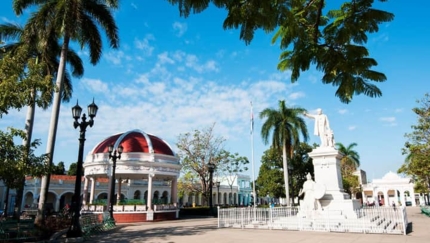 Marti park, Cienfuegos City, EEP SAFARI OCCIDENTE Group Tour