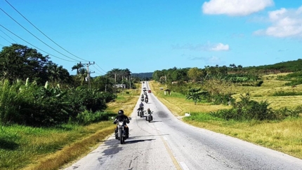 MOTORCYCLE TOUR FROM HAVANA TO CIENFUEGOS.